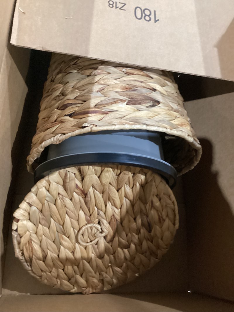 Condition photo showing Good Condition for YANGQIHOME3.8 Gallon Wicker Trash Can with Lid, Water Hyacinth Garbage Can, Handwoven Wicker Waste Basket in Bathroom, Bedroom, Office, Living Room, Laundry Room, Blanket Basket