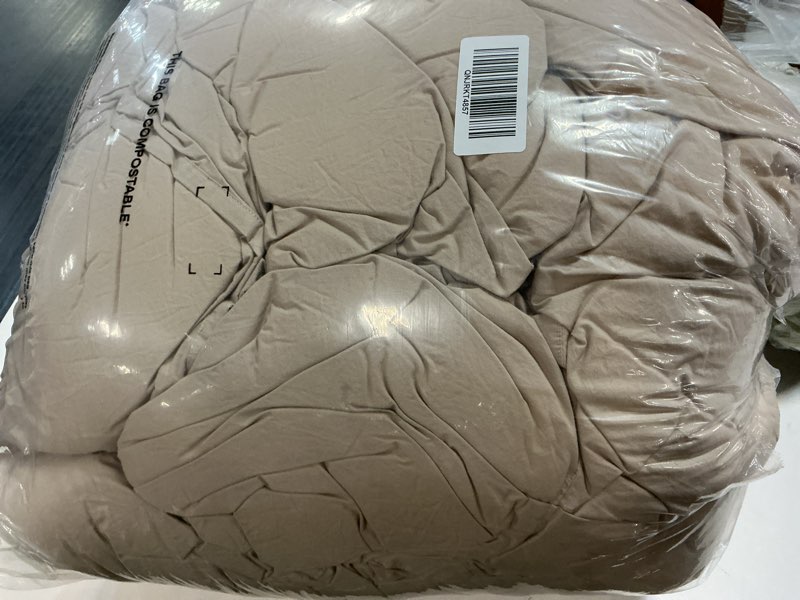 Condition photo showing Good Condition for cotton pintuck comforter, king/cal king, toffee