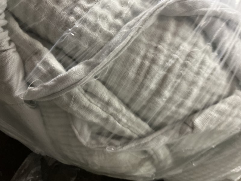 Condition photo showing Good Condition for organic cotton gauze duvet cover, queen, mist
