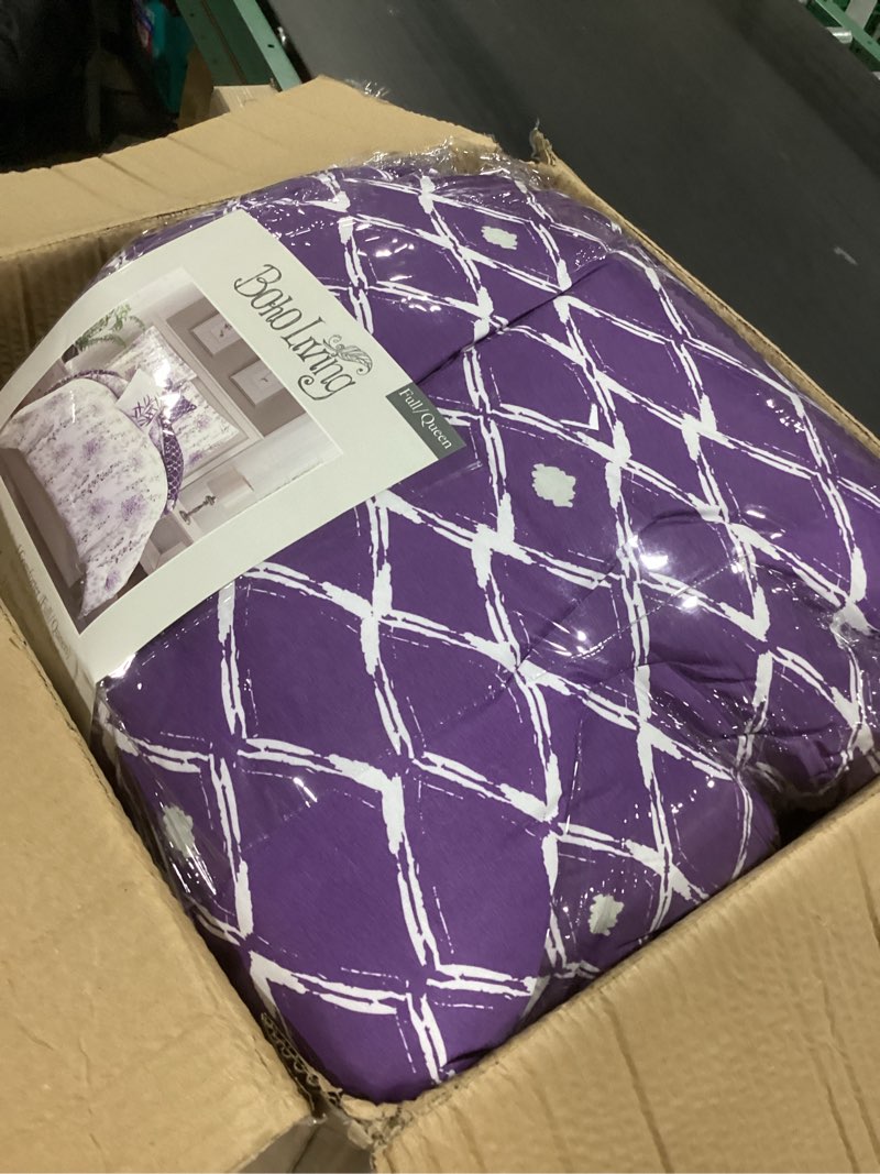 Condition photo showing Good Condition for Boho Living – Comforter Set , Fresh Meadow Full/Queen Bedding , 5 Piece Set , Includes Reversible Comforter, 2 Decorative Pillows & 2 Pillow Shams , Polyester , Microfiber , Bedroom Décor , Lilac Queen Lilac