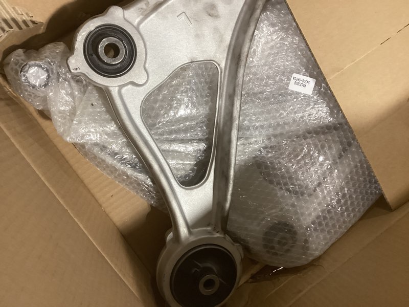 Condition photo showing As Is for LABLT K622839 K622838 CMS301171 CMS301170 Front Lower Control Arms with Ball Joints Pair Replacement for Altima 2015-2018 Replacement for Maxima 2016-2019
