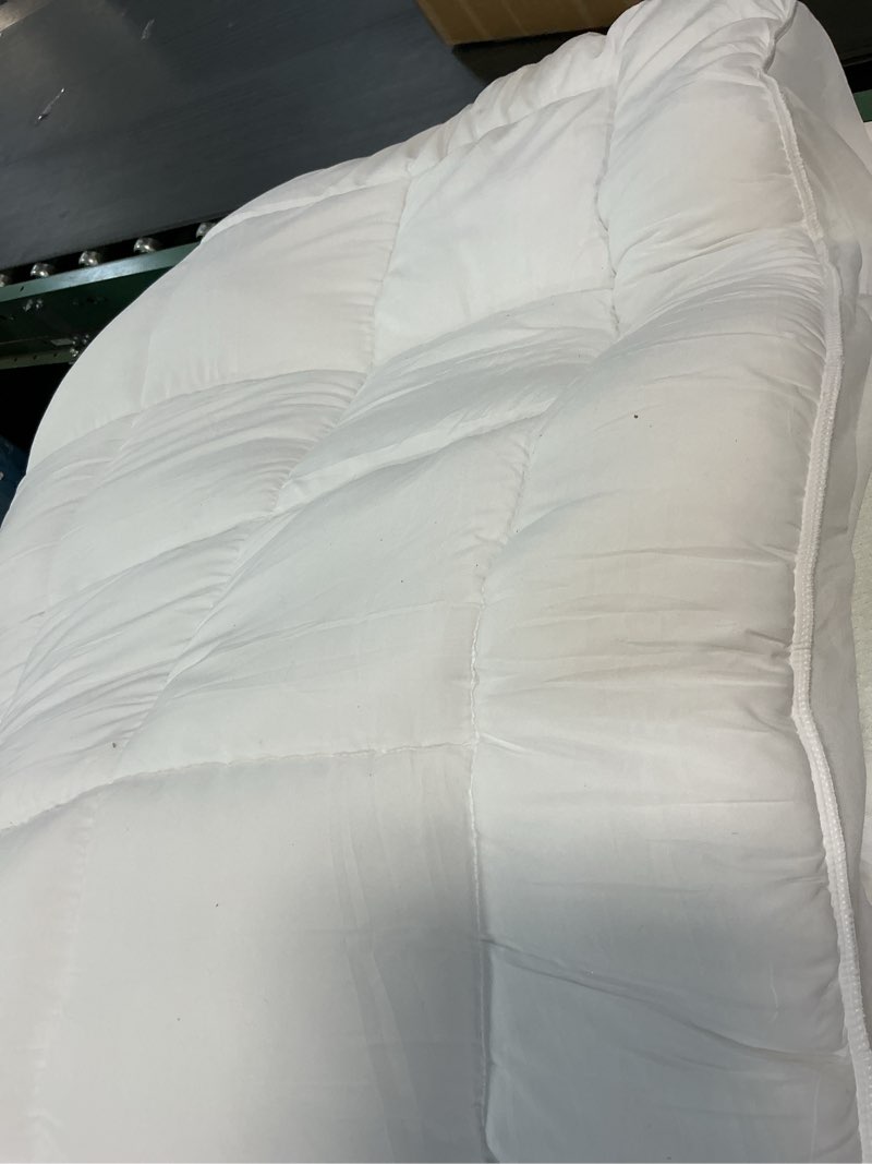 Condition photo showing Good Condition for Ultra Soft Queen Size Mattress Topper - Viscose Made from Bamboo Pillow Top Mattress Pad for Back Pain Relief - Naturally Cooling for Hot Sleepers, Green Green Queen