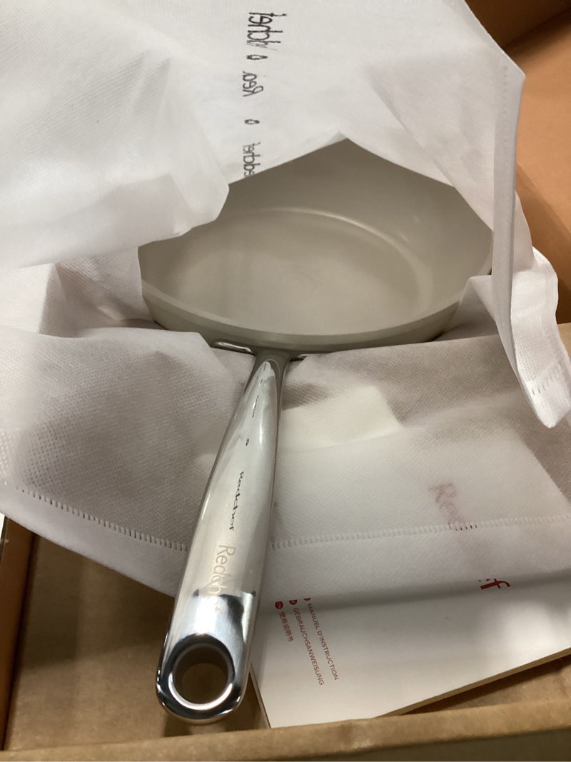 Condition photo showing Good Condition for redchef ceramic nonstick frying pan, ceramic non-stick saute pan, non toxic egg pan, cooking pan for kitchen, pfas free, all stovetops (gas, electric, induction), oven dishwasher safe(9.5" beige) 9.5 inch (1-piece) beige