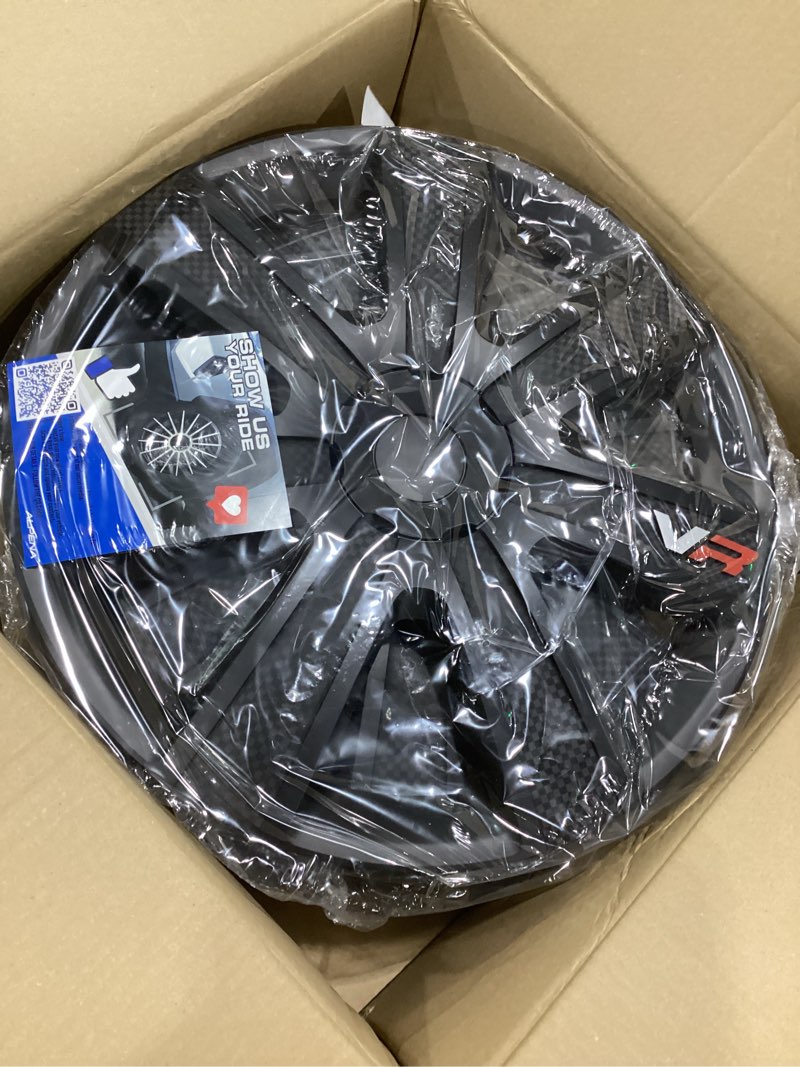Condition photo showing Good Condition for 17” vr carbon wheel covers, black, set of 4
