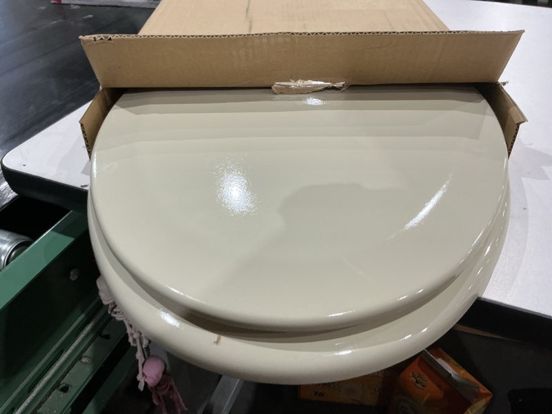 Condition photo showing Good Condition for highcraft premium elongated toilet seat with slow-close design & adjustable hinges - molded wood toilet seat - fits standard elongated toilets - oval seat in bone/beige