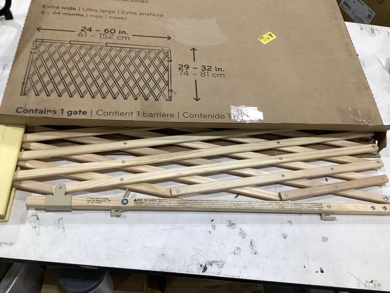 Condition photo showing Good Condition for evenflo expansion walk-thru room divider baby gate (natural wood)