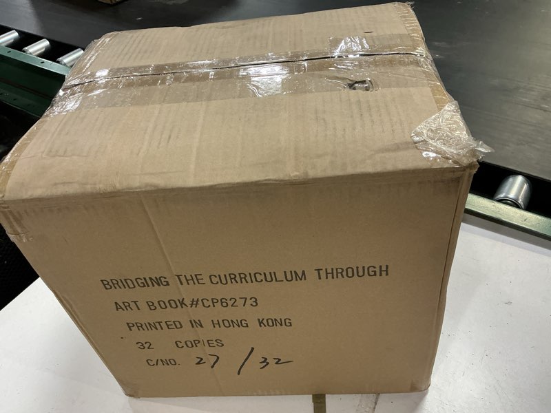 Condition photo showing New/Like New for case of 30 books..bridging the curriculum through art: interdisciplinary connections