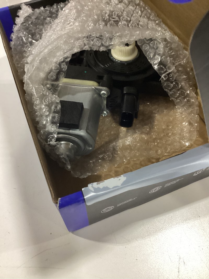 Condition photo showing Good Condition for oem quality power window motor for 2016-2020 hyundai tucson front right rh passenger side 82460d3000 without auto up&down front right