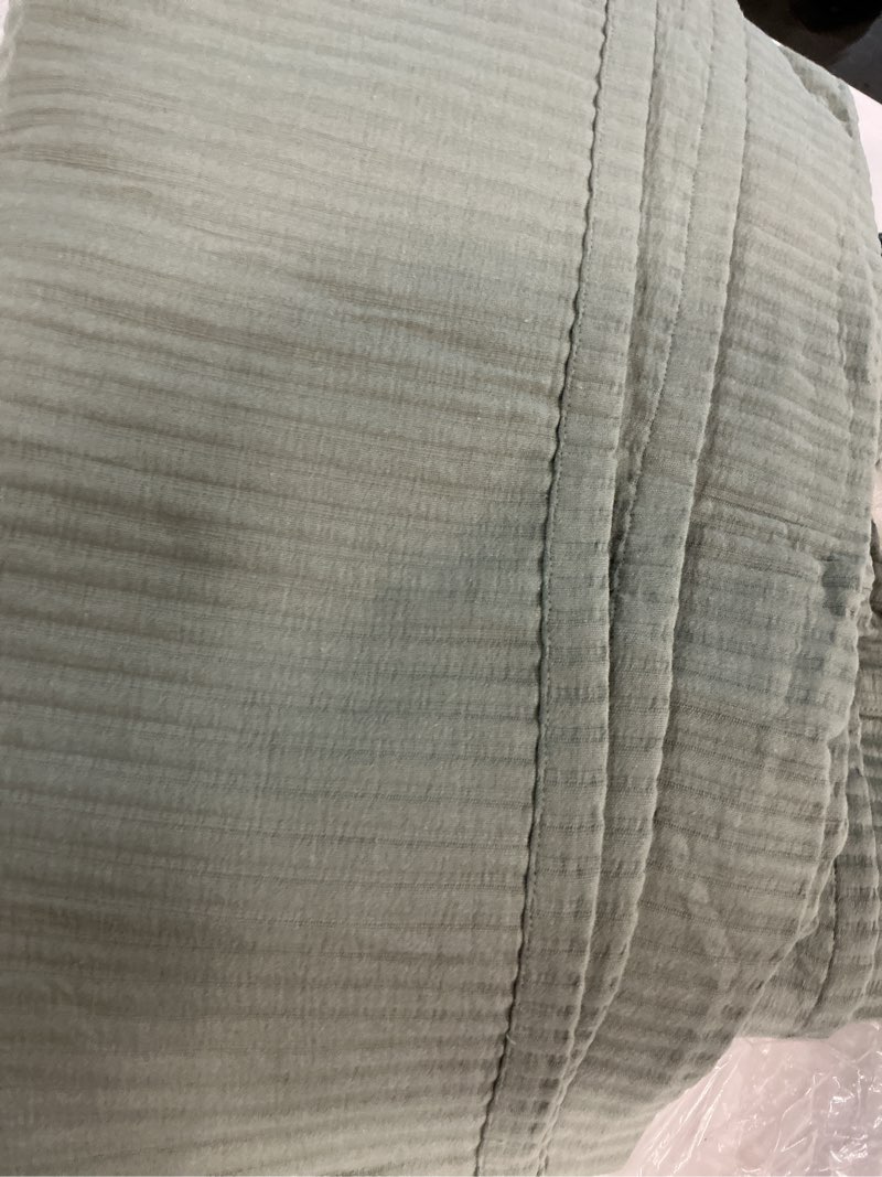Condition photo showing Good Condition for quince - organic cotton matelasse coverlet king 1 pcs