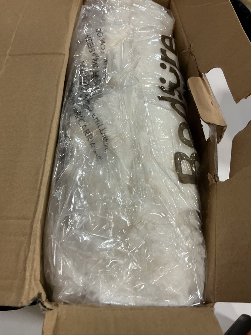 Condition photo showing New/Like New for bedsure sherpa blanket twin size for couch - super soft, cozy fleece thick warm blanket for winter, gentlesoft plush & fluffy throw gift for women, home room decor, white, 60x80 inches 02 - white twin (60" x 80")