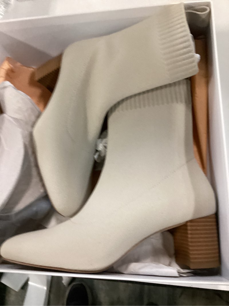 Condition photo showing New/Like New for quince eco knit heeled bootie, 6, almon