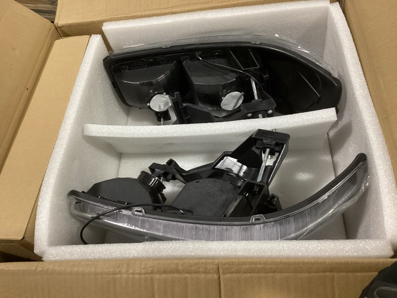Condition photo showing Good Condition for LED DRL Headlight Compatible with 1999-2007 GMC Sierra 1500/2001-2007 GMC Sierra 1500 HD 2500 HD 3500, Fit 1999-2006 GMC Yukon Headlights Assembly Kit Black Housing Clear Reflector Black Housing Clear Reflector(LED) 1999-2007 GMC Sierra