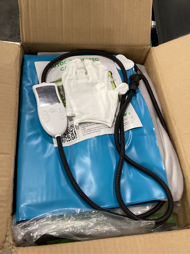 Condition photo showing New/Like New for heated cat house for outside use 900d oxford cloth, outside cat house weatherproof with remote control heated pad, insulated cat houses with removable feet to isolate moisture, against extreme weather