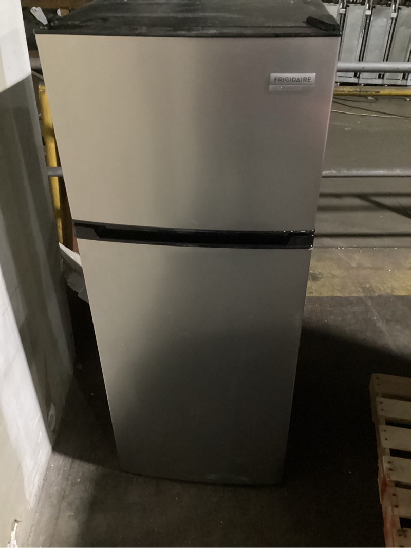 Condition photo showing Good Condition for Similar to 8.5 cu.ft Dual-Door Apartment Refrigerator with Freezer and Adjustable Thermostat - Slide-Out Glass Shelves for Dorms, Offices, RVs, and Homes Blue 8.5 Cu.Ft