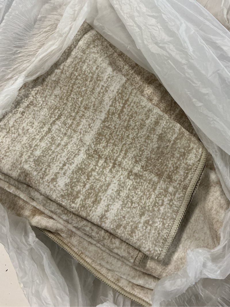 Condition photo showing Good Condition for uermei 9x12 washable area rug - neutral modern abstract living room rugs, non-slip soft large indoor floor carpet for bedroom home office & under dining table decor, brown/beige brown/beige 9' x 12' (rectangular)