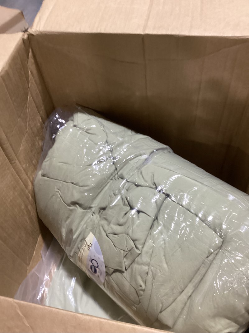 Condition photo showing Good Condition for wrensonge queen comforter set - 7 pieces sage green soft bed in a bag queen with fitted sheet, flat sheet, 2 pillow shams, and 2 pillowcases- warm bedding sets queen for all season sage green queen(90"*90")