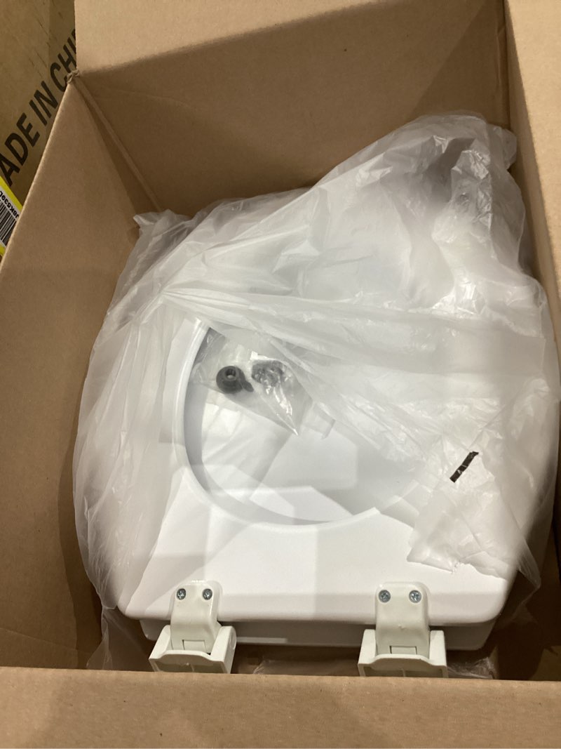 Condition photo showing Good Condition for bemis 500ec 390 toilet seat with easy clean & change hinges, 1 pack round, cotton white round basic