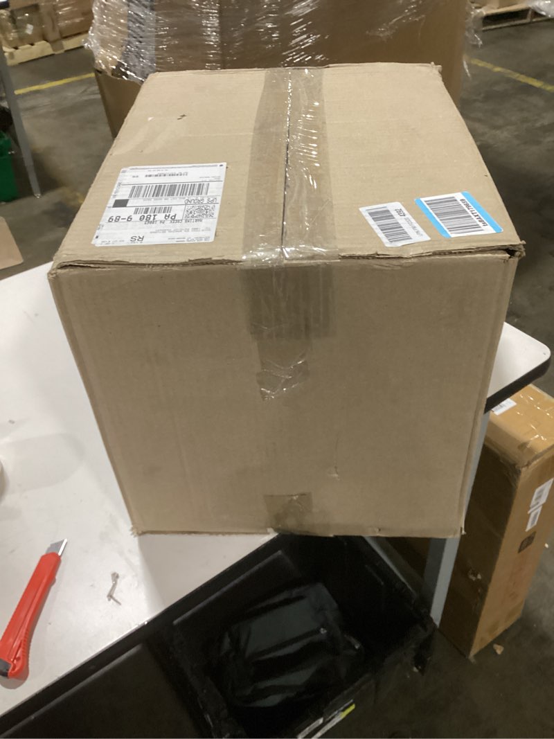 Condition photo showing Good Condition for novelinks 12" x 12" Plastic Scrapbook Storage Cases,Portable Paper Organizer with Built-in Handle,Cl