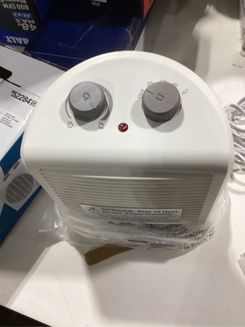 Condition photo showing Good Condition for utilitech fan forced personal compact indoor heater #5228416