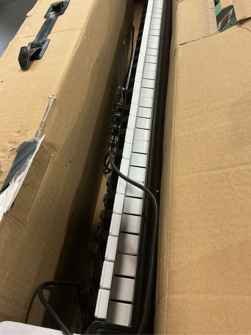 Condition photo showing As Is for m-audio oxygen 61 (mkv) key usb midi keyboard controller with beat pads, smart chord, scale modes, arpeggiator and native instruments sound package (nks integration) 61 keys