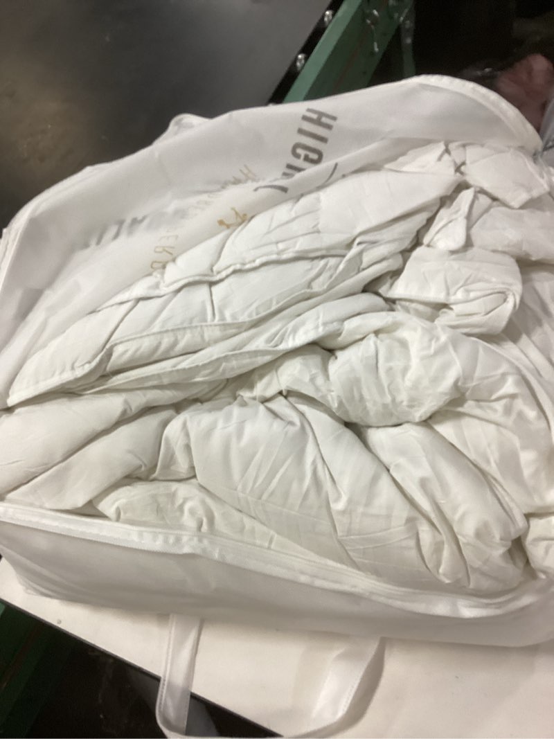 L LOVSOUL 75% Goose Down Fiber Comforter Alaskan King Size, 850+ Fill Power Hotel Style Bedding Comf