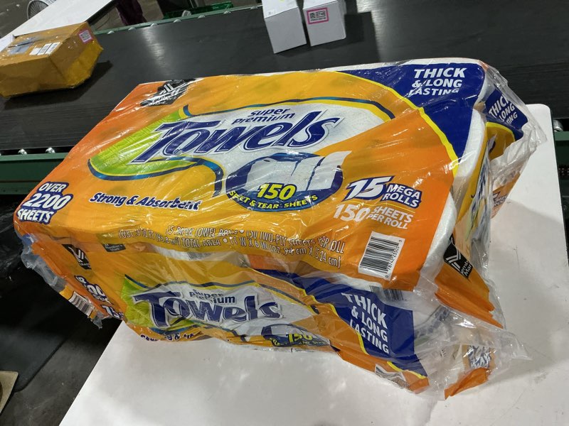 Condition photo showing Good Condition for member's mark super premium paper towels, 15 rolls, 150 sheets per roll