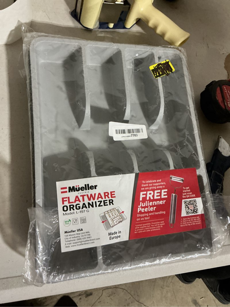Condition photo showing New/Like New for mueller large flatware kitchen drawer organizer, expandable 19.7" x 15" silverware organizer, 6 compartments, heavy-duty, cutlery tray for utensils or stuff, dining room, living room, grey