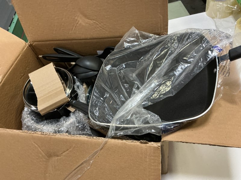 Condition photo showing item condition for Tramontina Primaware 15-Piece Non Stick Cookware Set with Lids and Utensils, Aluminum Nonstick Pots and Pans Kitchen Set (Storm)