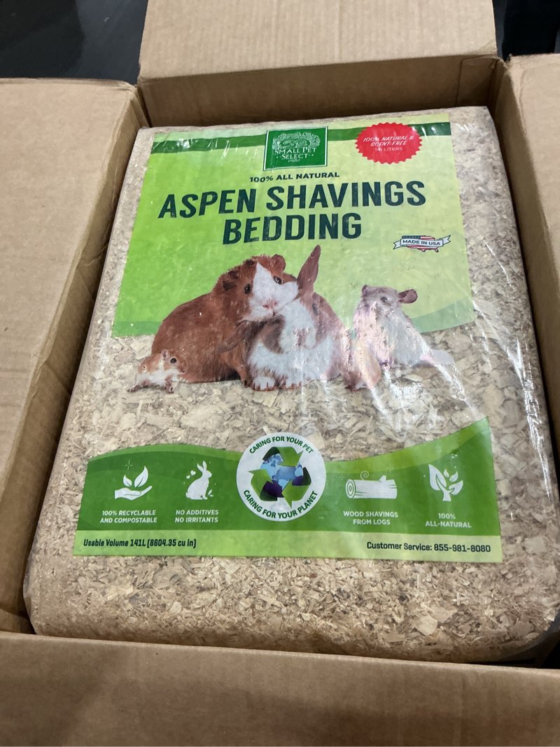 Condition photo showing New/Like New for small pet select premium natural aspen bedding, animal bedding for small indoor and outdoor pets, made in the usa, jumbo size 141 l pack