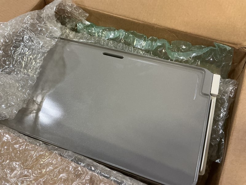 Condition photo showing Good Condition for bella 12" x 22" Electric Griddle with EverGood™ Ceramic Nonstick Coating, Removable Temperature Probe, Dishwasher-Safe Drip Tray & Cool Touch Handles, Cook up to 15 Eggs, 1500 Watt, Oatmilk 12" x 22" Oatmilk