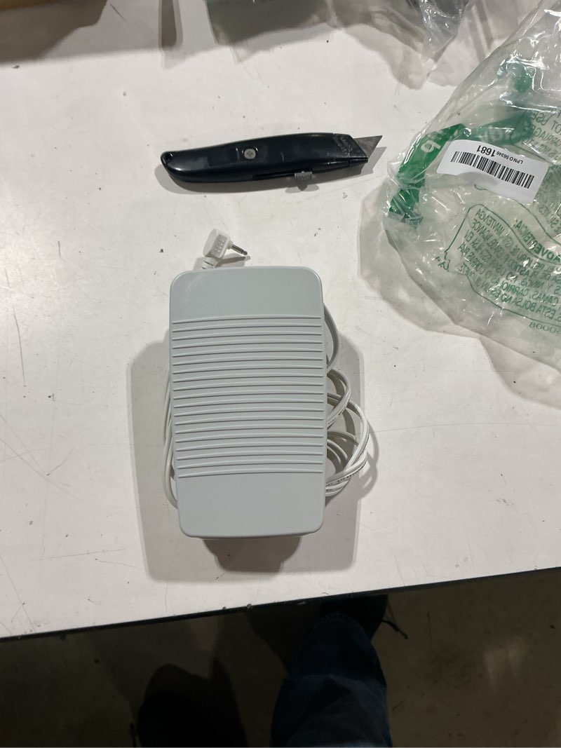 Condition photo showing Good Condition for foot pedal for brother babaylock simplicity sewing machine se600 cs6000i with cord control fc-322 xc8816021 xc8816021 foot pedal