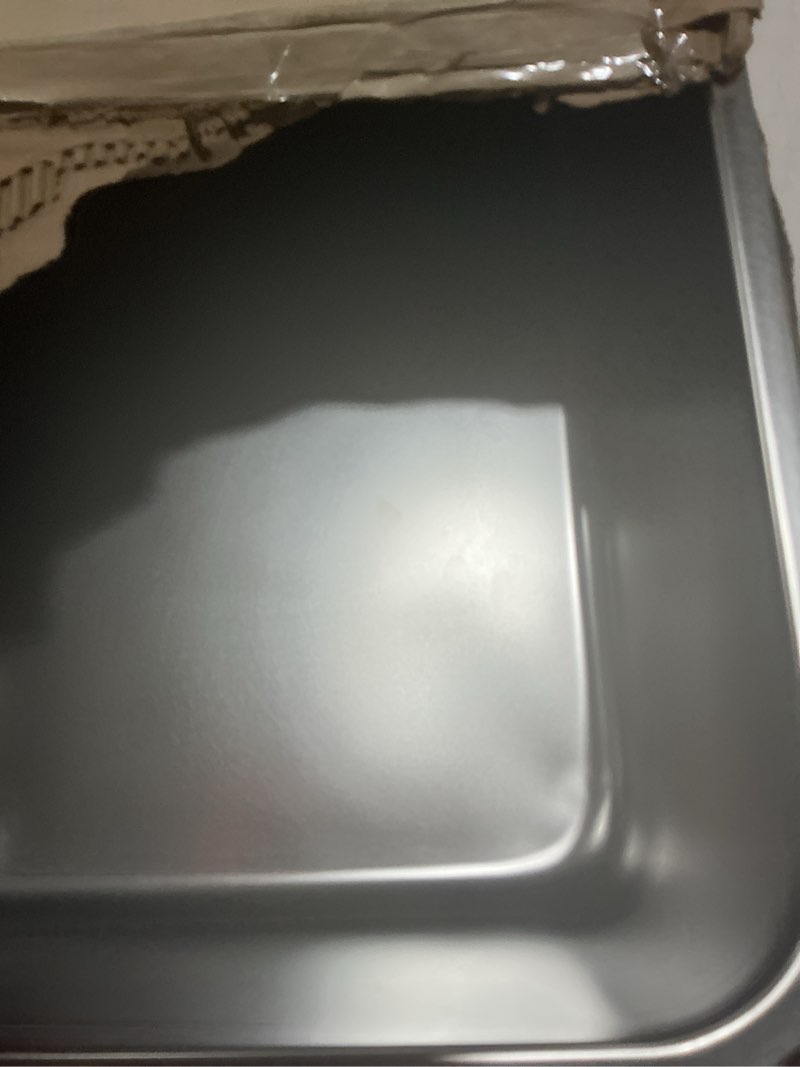 Condition photo showing Good Condition for stainless steel cat litter box - large metal high-sided pan for cats, pets, non-stick, odor-free, easy to clean, splash-proof, durable (23.6" l x 15.8" w x 6" h)
