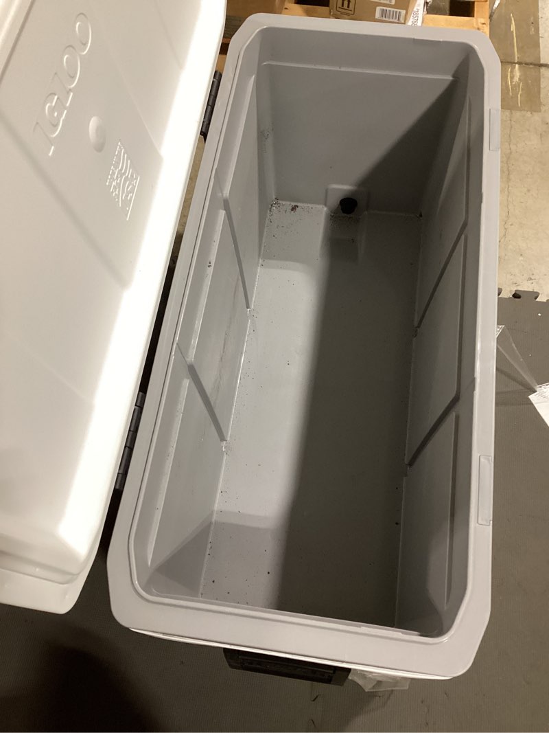Condition photo showing As Is for igloo 150 quart maxcold cooler