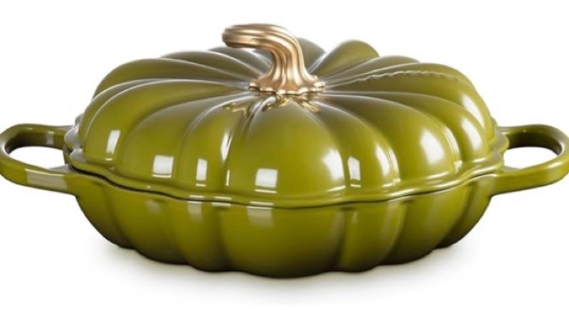 le creuset enameled cast iron figural pumpkin braiser, 2.75 qt., olive