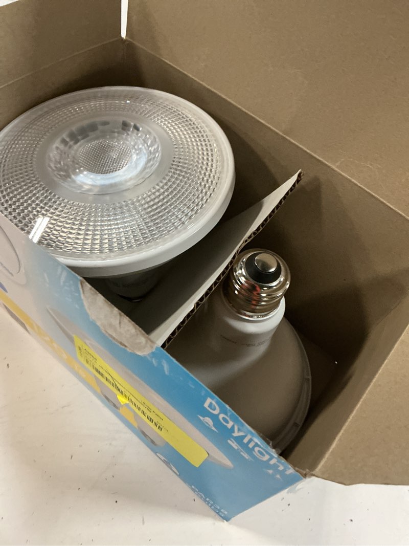Condition photo showing Good Condition for great value led light bulb  15 watts (120w equivalent) par38 floodlight lamp e26 medium base  dimmable  daylight  2-pack