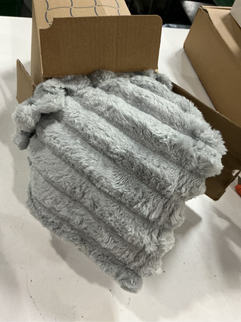 Condition photo showing New/Like New for bedsure gentlesoft twin blanket for couch - cozy soft blankets for women, cute small fleece throws for girls, light grey, 60x80 inches light grey twin (60" x 80")