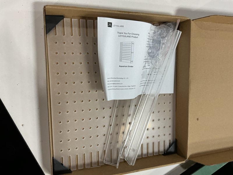 Condition photo showing As Is for aquarium divider clear 10/15/20 gallon fish tank divider with suction cups (15/20 gallon)