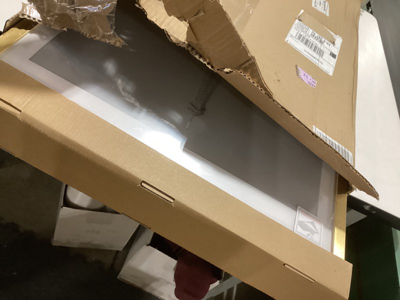 Condition photo showing Good Condition for upsimples 18x24 picture frame set of 5, display pictures 16x20 with mat or 18 x 24 without, wall gallery poster frames, gold gold 18x24