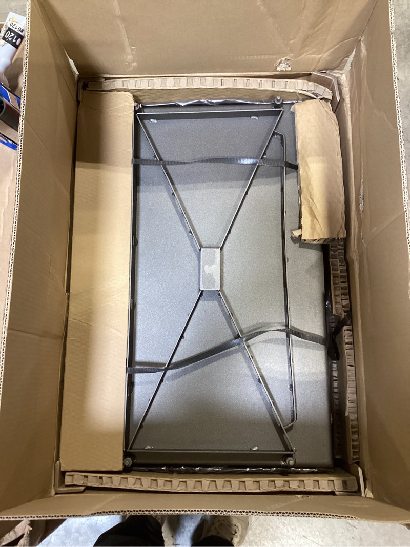 Condition photo showing Good Condition for blackstone 1883 original 28” griddle with integrated protective hood and counter height side shelves, powder coated steel, black 2024 model griddle only w/hood