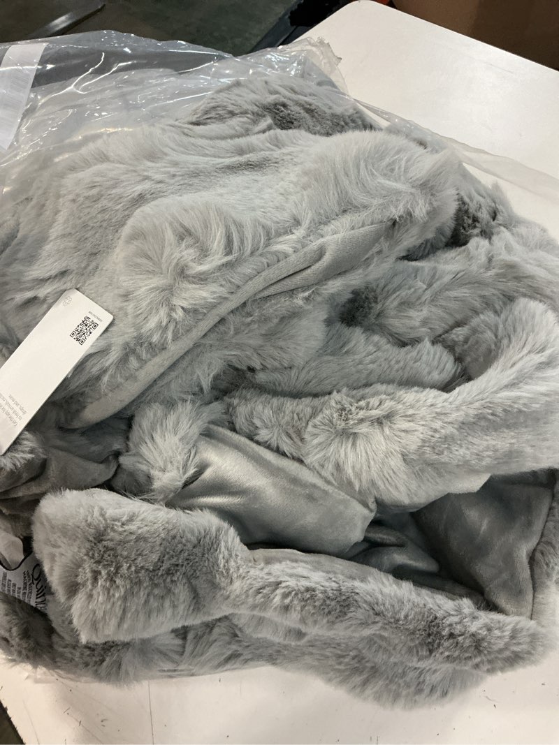 Condition photo showing Good Condition for ruched faux fur throw, 50x60, glacier