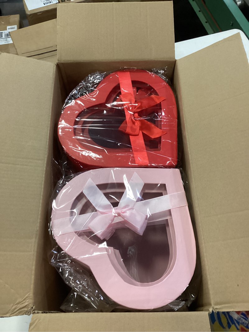 Condition photo showing New/Like New for Resurhang 12 Pcs Valentine's Day Heart Shaped Boxes for Flower Arrangements Heart Gift Box with Transparent Window Lids for Bridesmaid Proposal Wedding Birthday, 3 Sizes(Red, Pink)