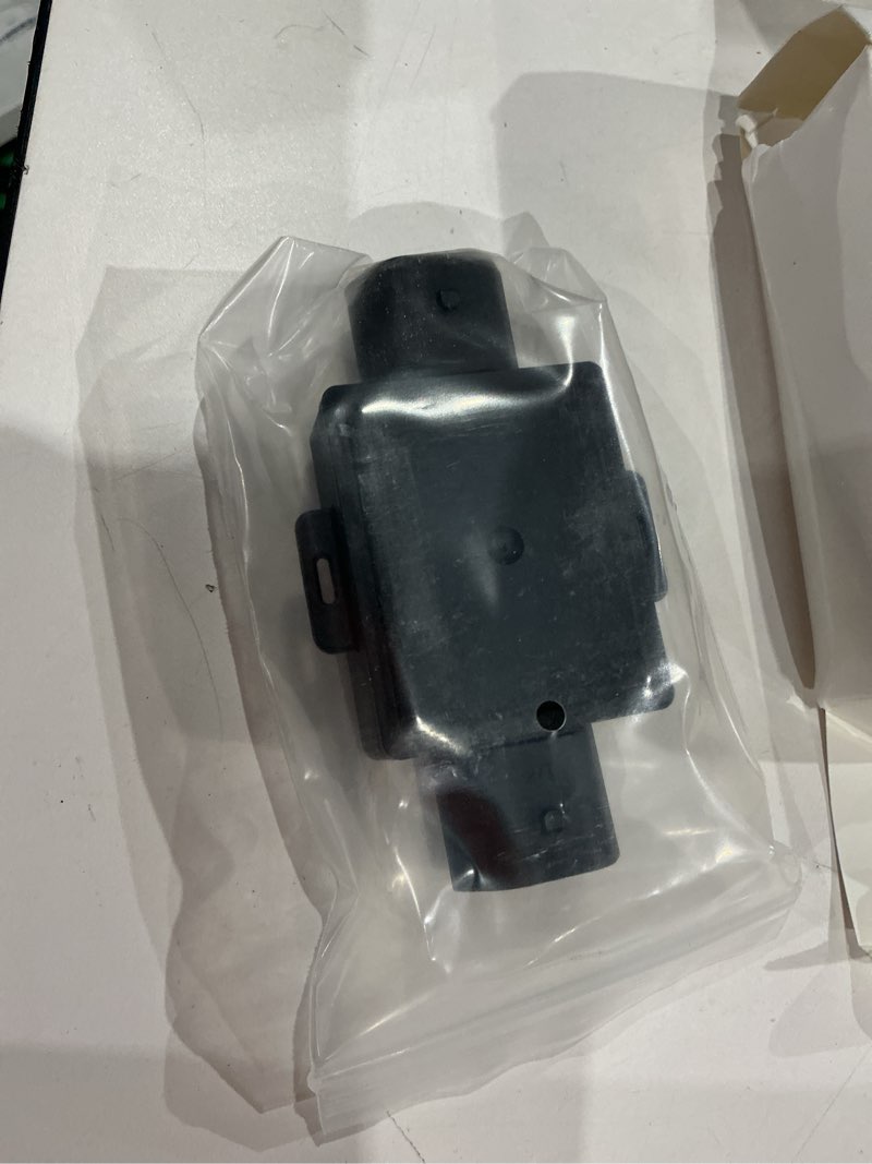 Condition photo showing Good Condition for diesel emissions fluid/def level sensor 20760381 for duramax 6.6l for gmc savana chevy express 2500 3500 2010-2016 sierra silverado 2500hd 3500hd 2011-2016 chevy cruze 2014-2015 replaces 20760381