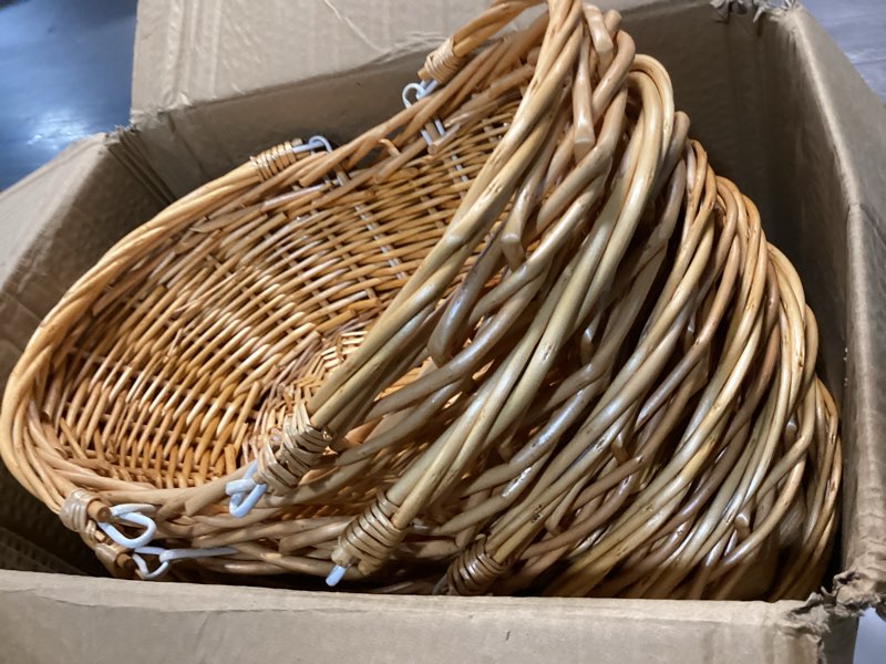 Condition photo showing New/Like New for wesiti 6 pcs wicker picnic basket with handle, hand woven harvest basket bulk, wicker flower hoppet for storage, picnics, easter, organizing, egg gathering, candy, wedding(light brown)