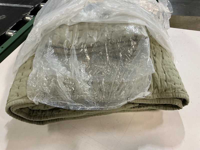 Condition photo showing Good Condition for quince european linen cotton stitch quilt set, full/queen, willowleaf