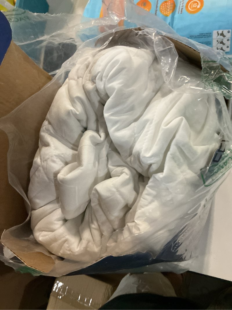 Condition photo showing Good Condition for meelus padded queen mattress protector, breathable waterproof mattress pad cover fitted deep pocket 8"-21", soft noiseless mattress cover washable cooling for home hotel bedroom, white queen: 60"x80"x18" diamond - white