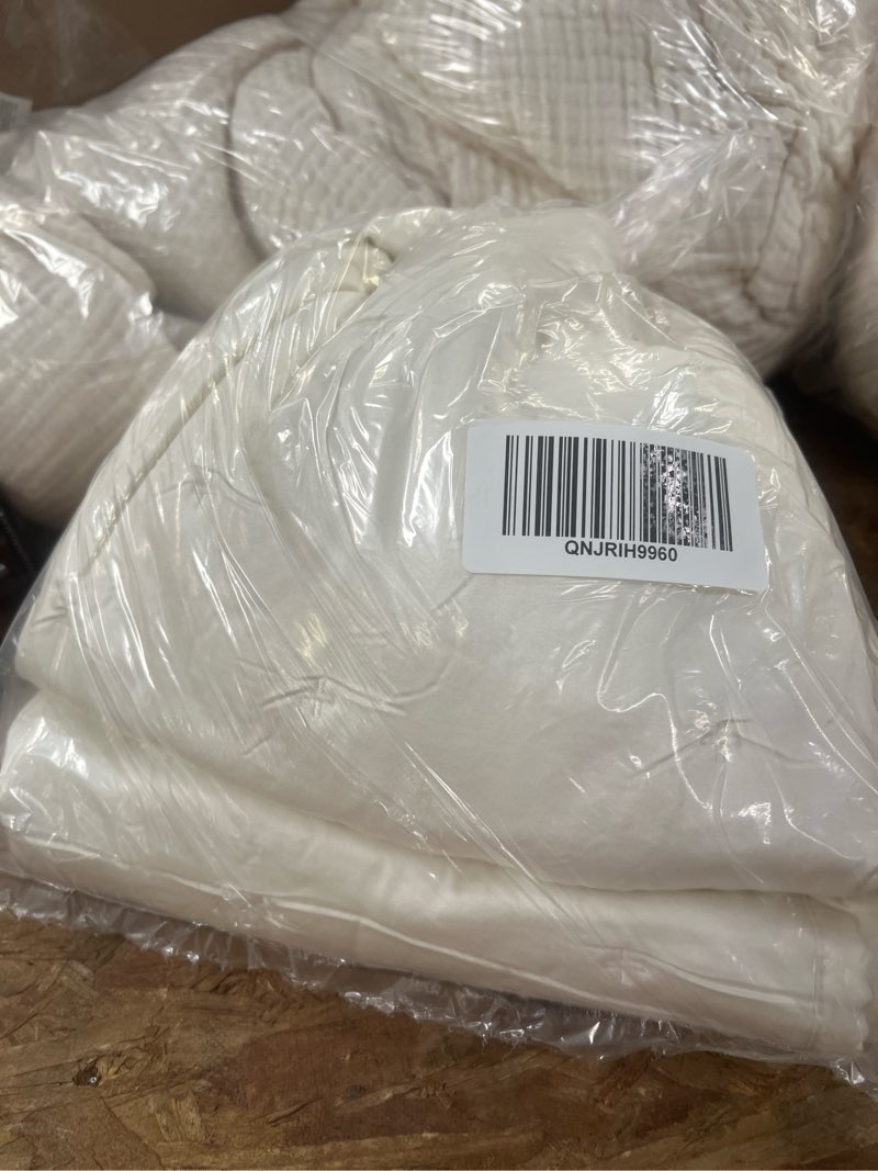 Condition photo showing New/Like New for bamboo dream quilted sham set, king/cal king, ivory