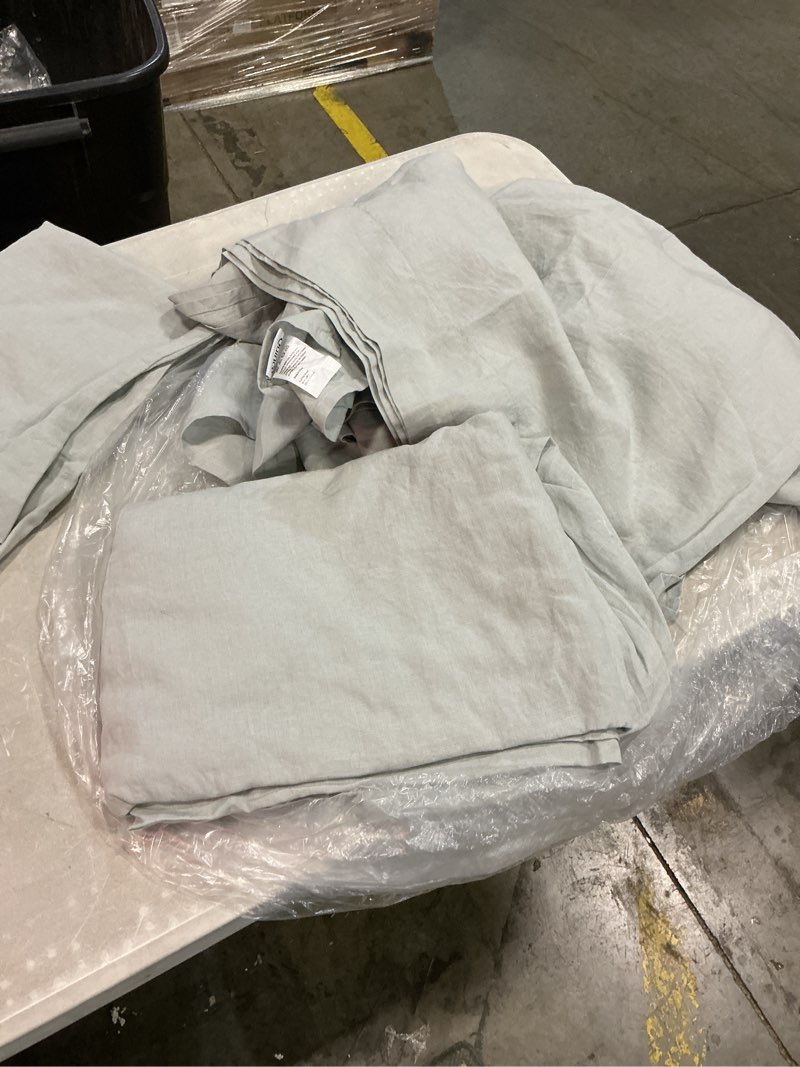 Condition photo showing Good Condition for european flat linen sheet set full  90 in x 96 in 229 cm x 244 cm