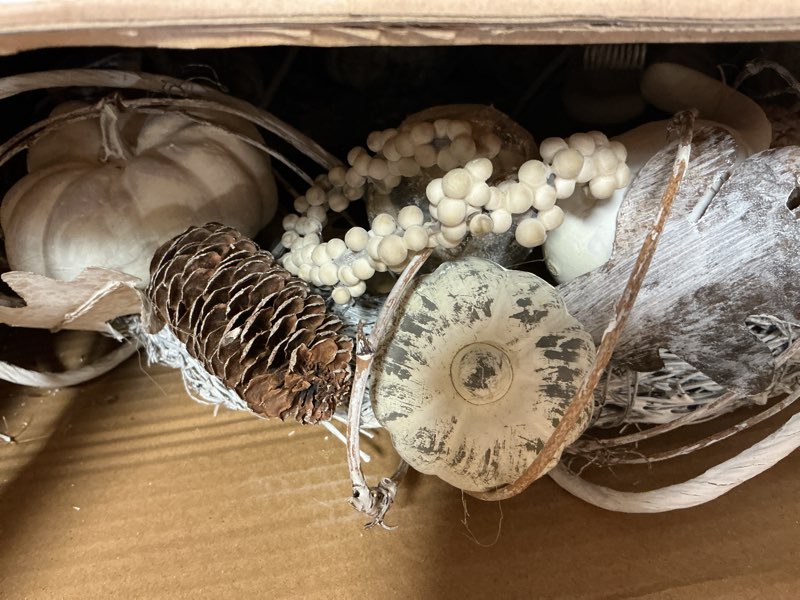 Condition photo showing Good Condition for National Tree Company Artificial Autumn Wreath, White, Decorated with Pumpkins, Gourds, Pinecones, Berry Clusters, Ball Ornaments, Oak Leaves, Autumn Collection, 20 in