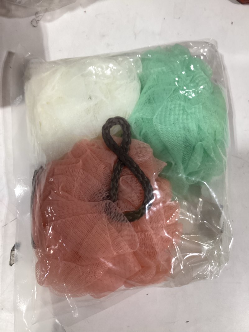 Condition photo showing As Is for Fu Store Loofah Sponge 60g Shower Loofahs 4 Colors Bath Sponges Mesh Balls for Body Scrubber Exfoliator Wash Back Scrubber Bathroom Men Women - 4 Pack Scrubbers Cleaning Bathing Accessories Solid Color 60g