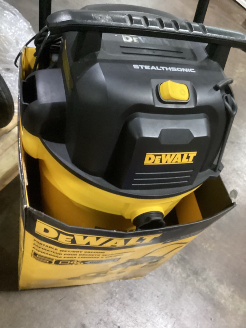 dewalt stealthsonic quiet 16-gallon 6.5 hp corded wet/dry shop vacuum with accessories